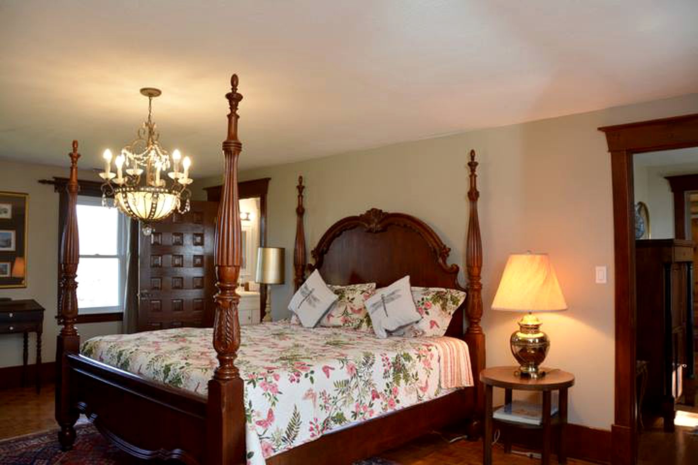 Secluded Country Cottage Perfect for a Group Getaway in Wellington, Ontario