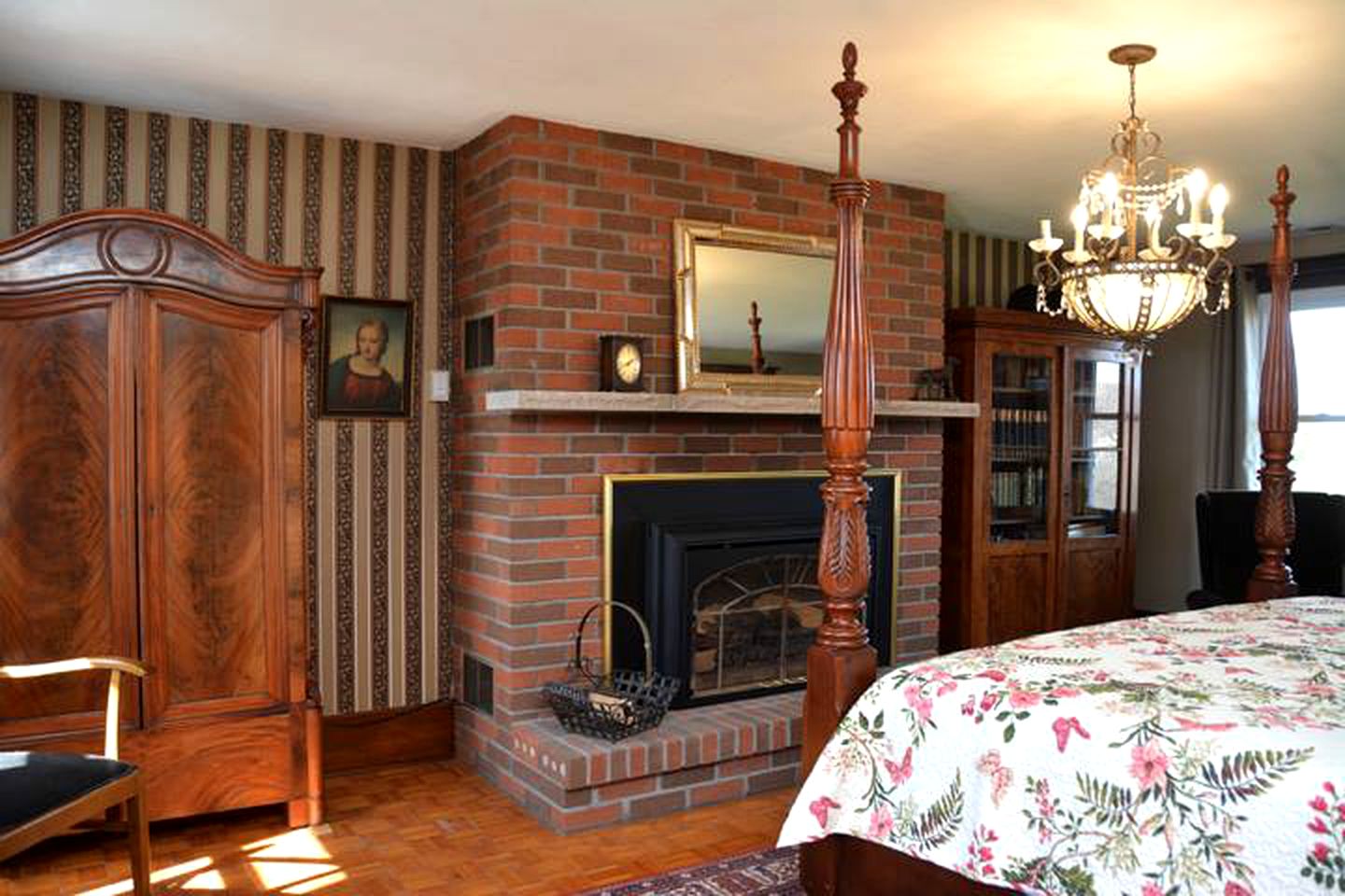 Secluded Country Cottage Perfect for a Group Getaway in Wellington, Ontario