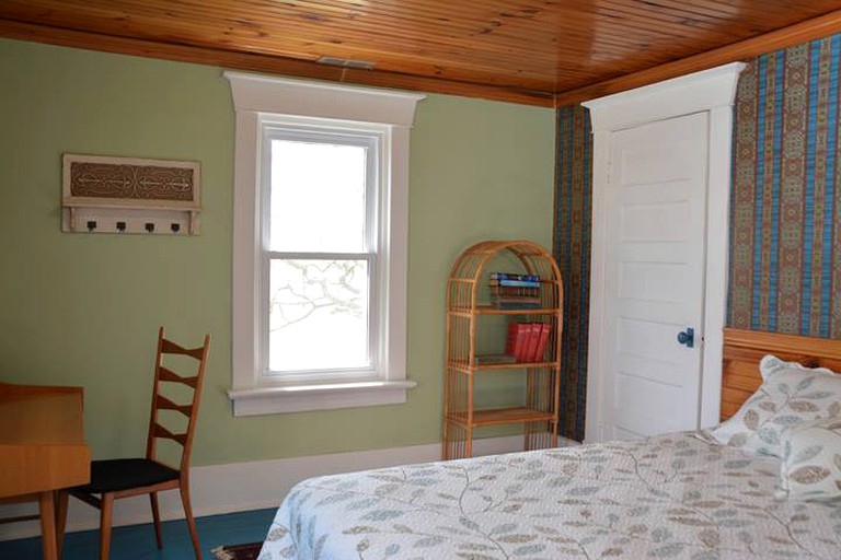 Vacation Rentals (Belleville, Ontario, Canada)