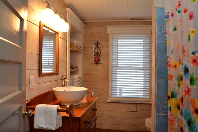 Vacation Rentals (Belleville, Ontario, Canada)