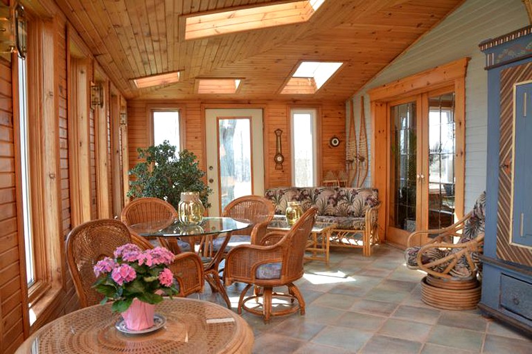 Vacation Rentals (Belleville, Ontario, Canada)