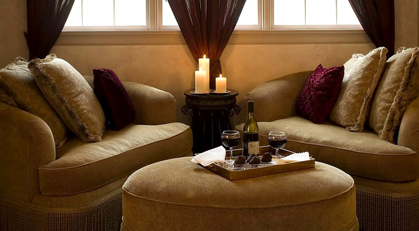 Opulent Suite Rental for Two Perfect for a Luxury Vacation in Williamsburg, Virginia