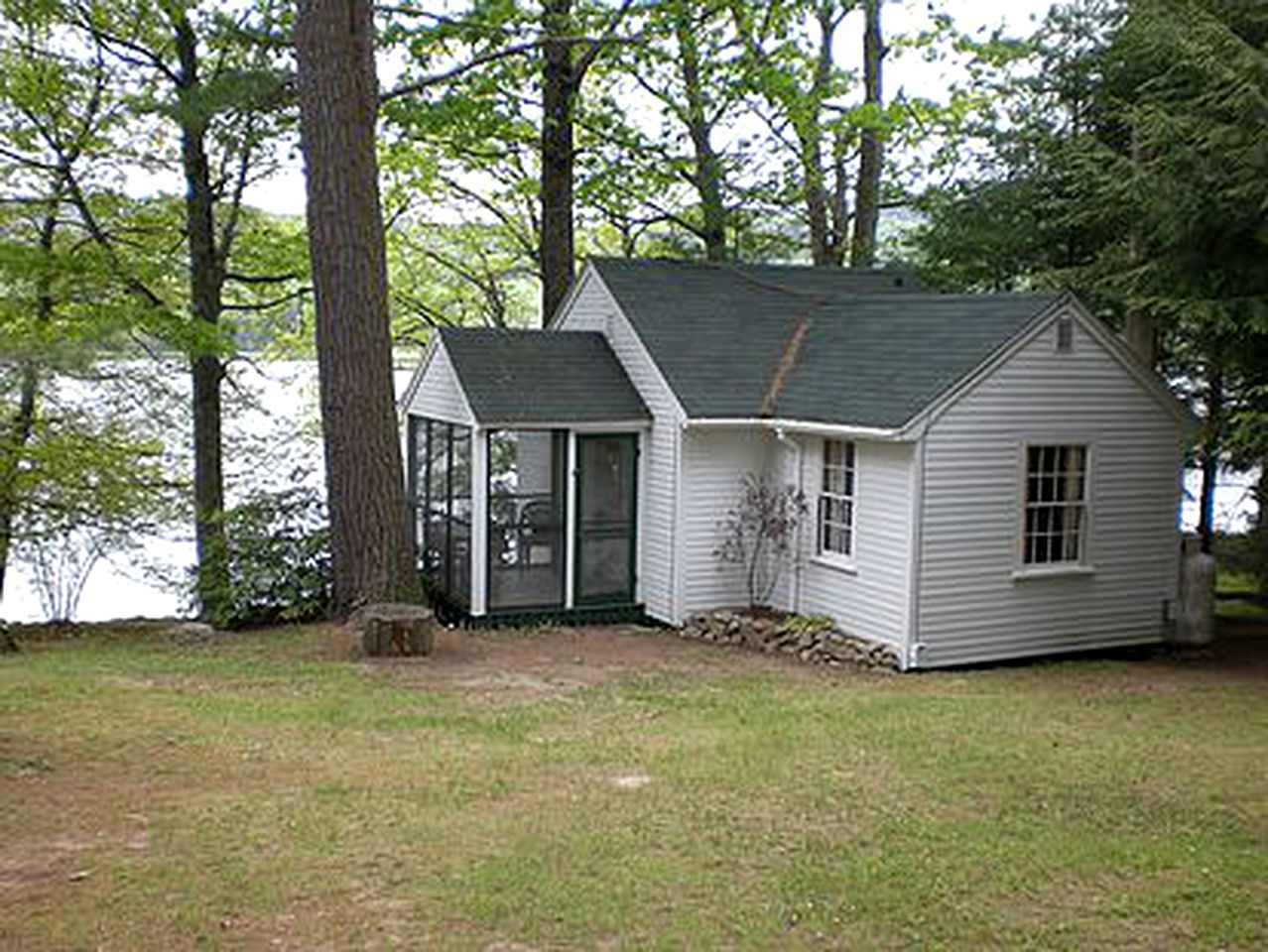 Lakefront Cottage Getaway with Lovely Views on Lake Winnipesaukee, New Hampshire