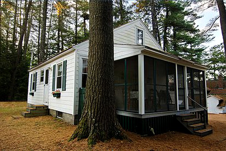 Cottages (Moultonborough, New Hampshire, United States)