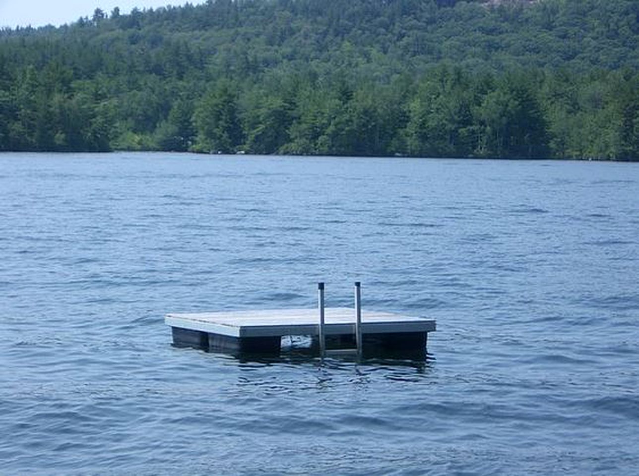 Peaceful Cottage on Lake Winnipesaukee near Gunstock Mountain Resort, New Hampshire