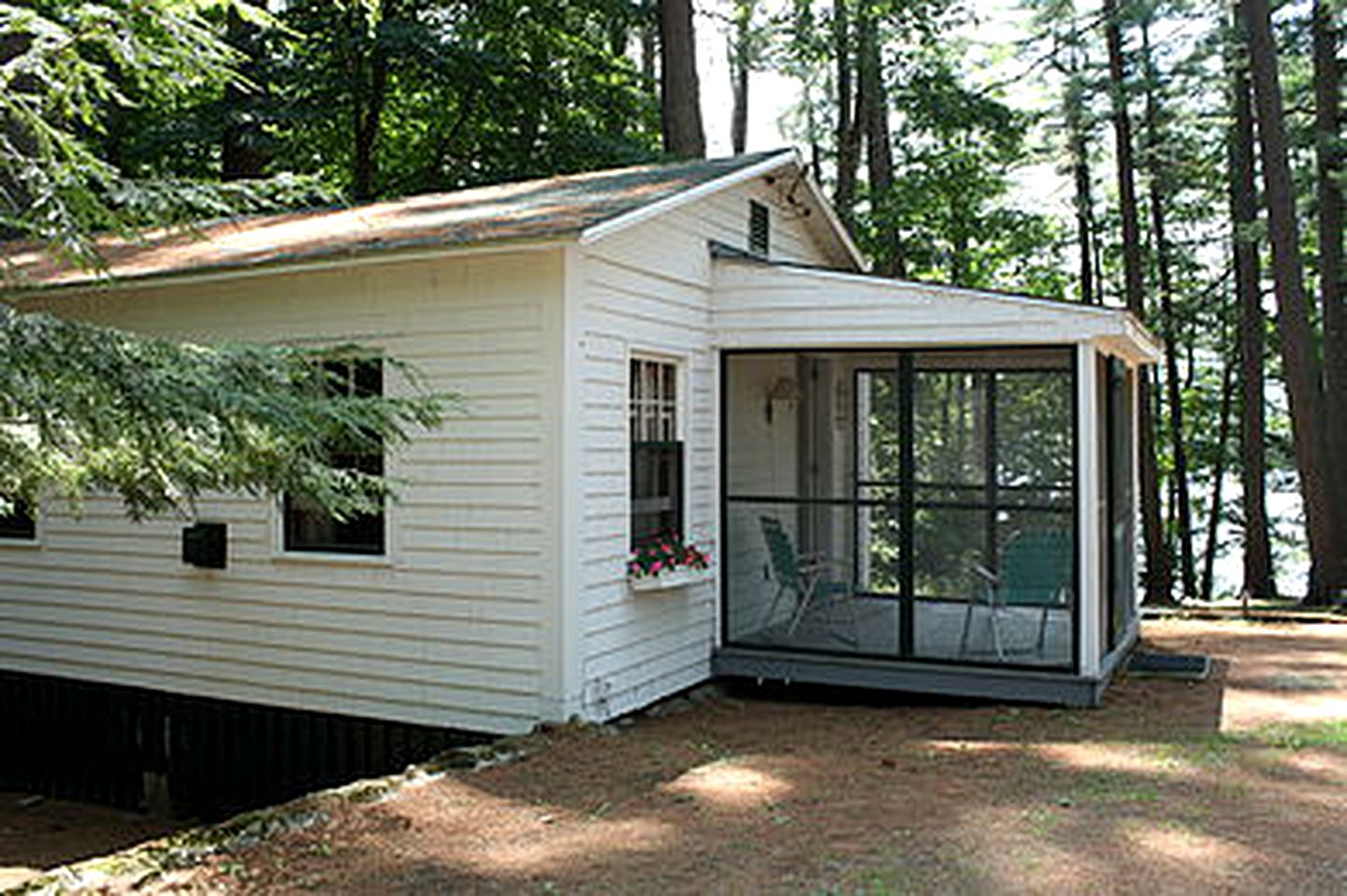 Rustic Lake Cottage with a Screened-In Porch in Moultonborough, New Hampshire