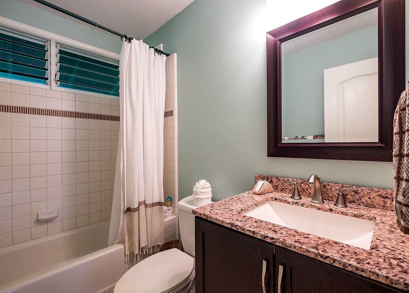 Colorful Elevated Cabin with Wi-Fi near Anini Beach, Kauai, Hawaii