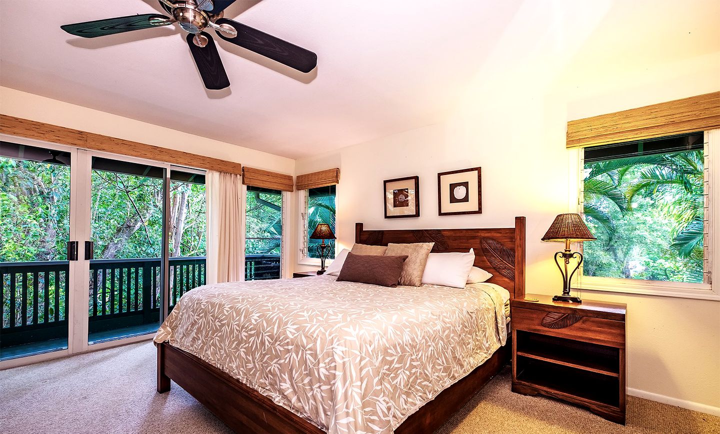 Colorful Elevated Cabin with Wi-Fi near Anini Beach, Kauai, Hawaii