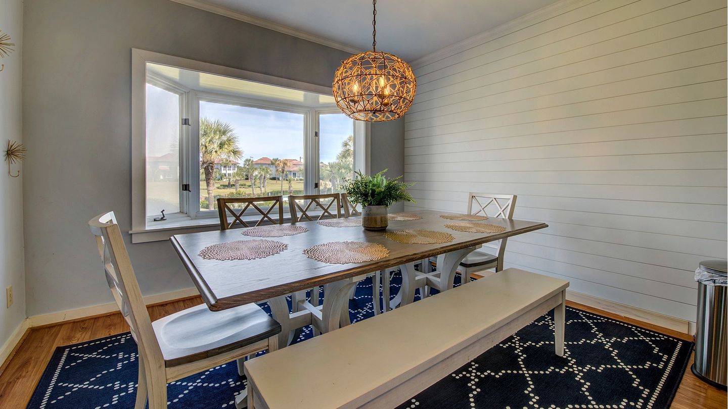 Impressive Beach Close Villa in Georgetown, South Carolina