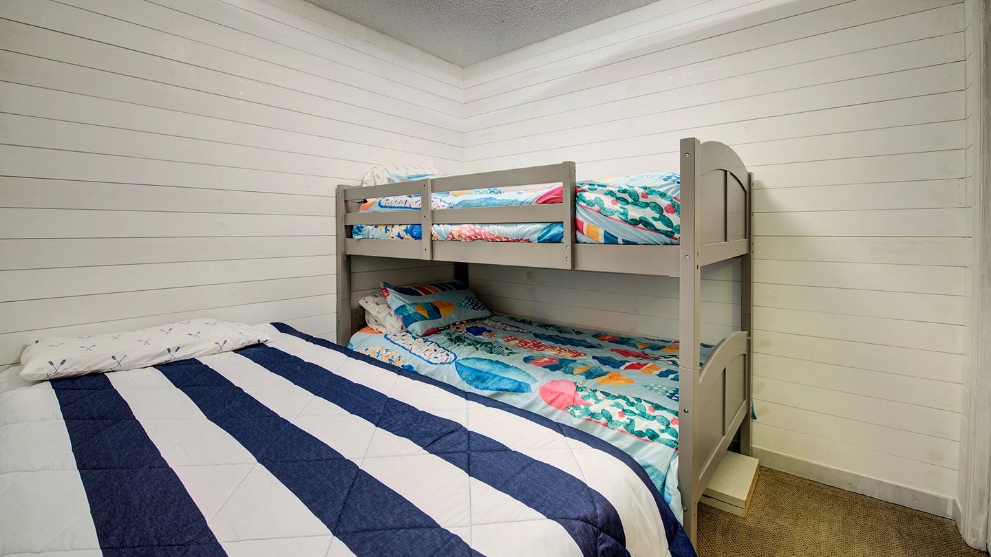 Impressive Beach Close Villa in Georgetown, South Carolina