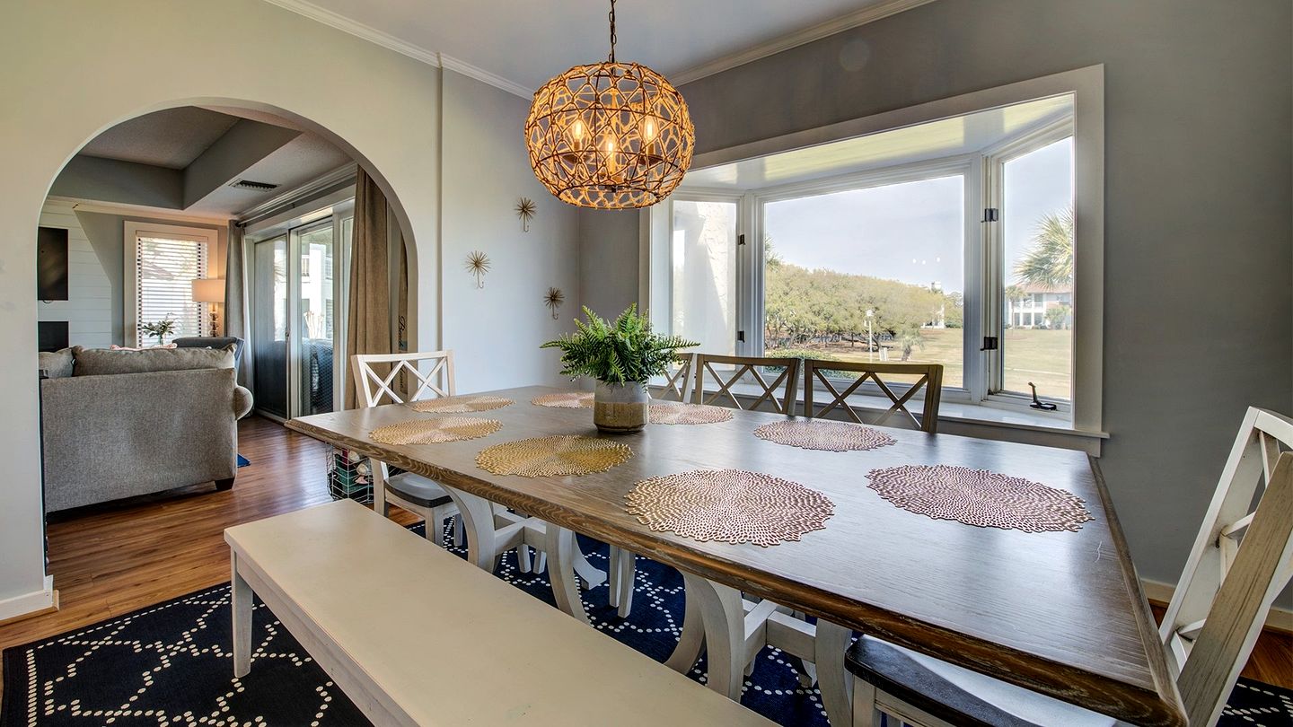 Impressive Beach Close Villa in Georgetown, South Carolina