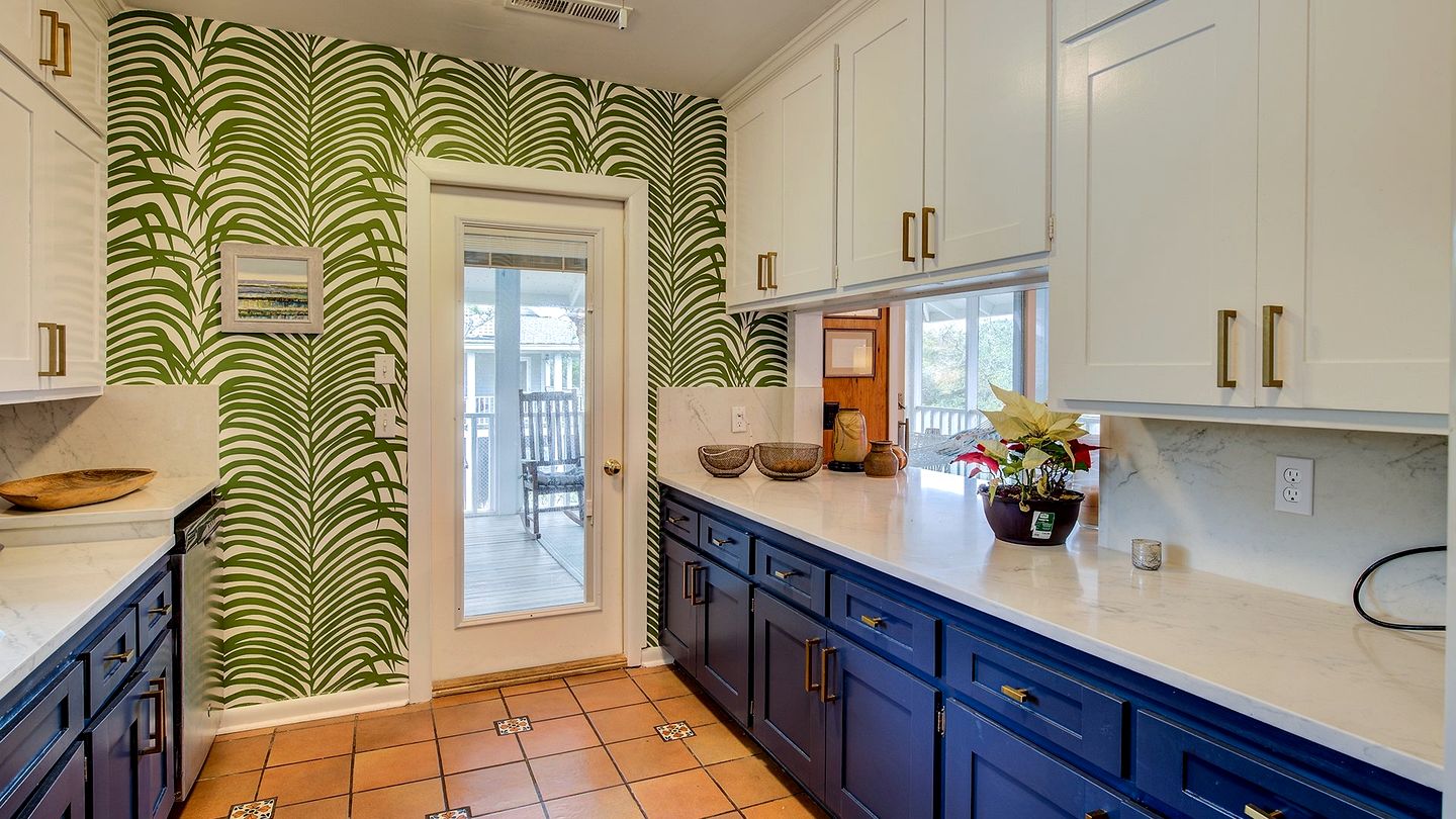 Beach Close Cottage with Nice Views in Georgetown, South Carolina