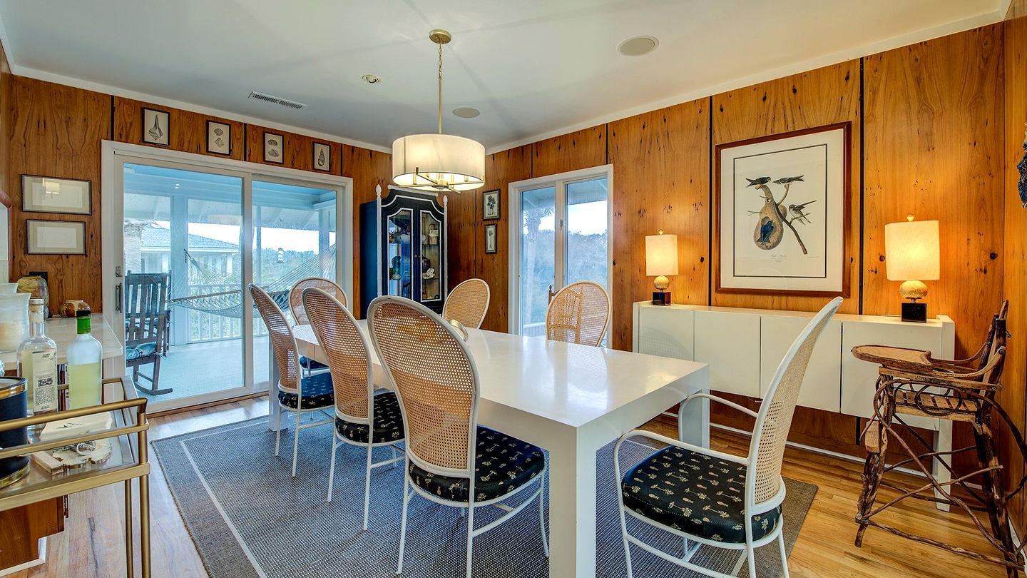 Beach Close Cottage with Nice Views in Georgetown, South Carolina