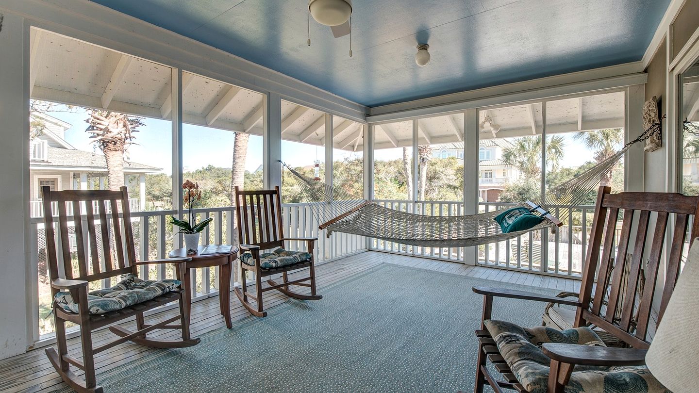 Beach Close Cottage with Nice Views in Georgetown, South Carolina