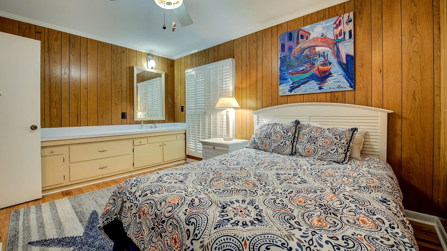 Beach Close Cottage with Nice Views in Georgetown, South Carolina