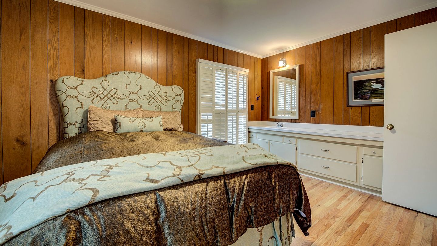 Beach Close Cottage with Nice Views in Georgetown, South Carolina