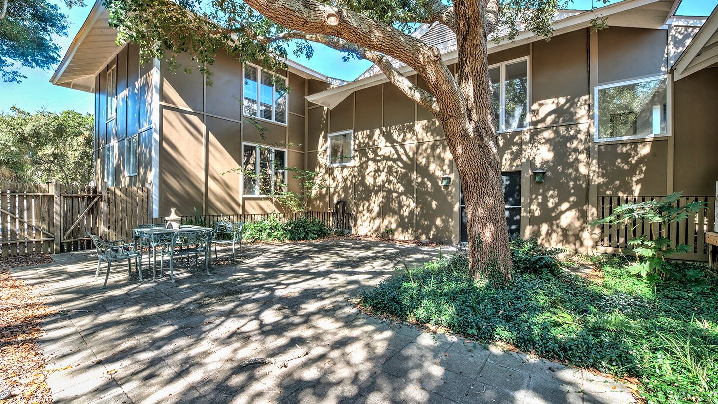 Beach Close Cottage with Nice Views in Georgetown, South Carolina