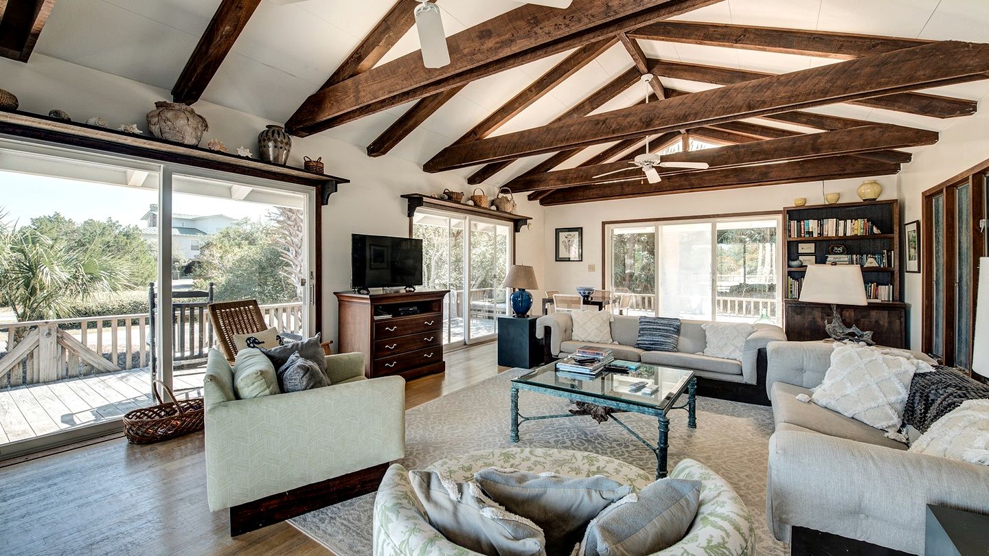 Beach Close Cottage with Nice Views in Georgetown, South Carolina