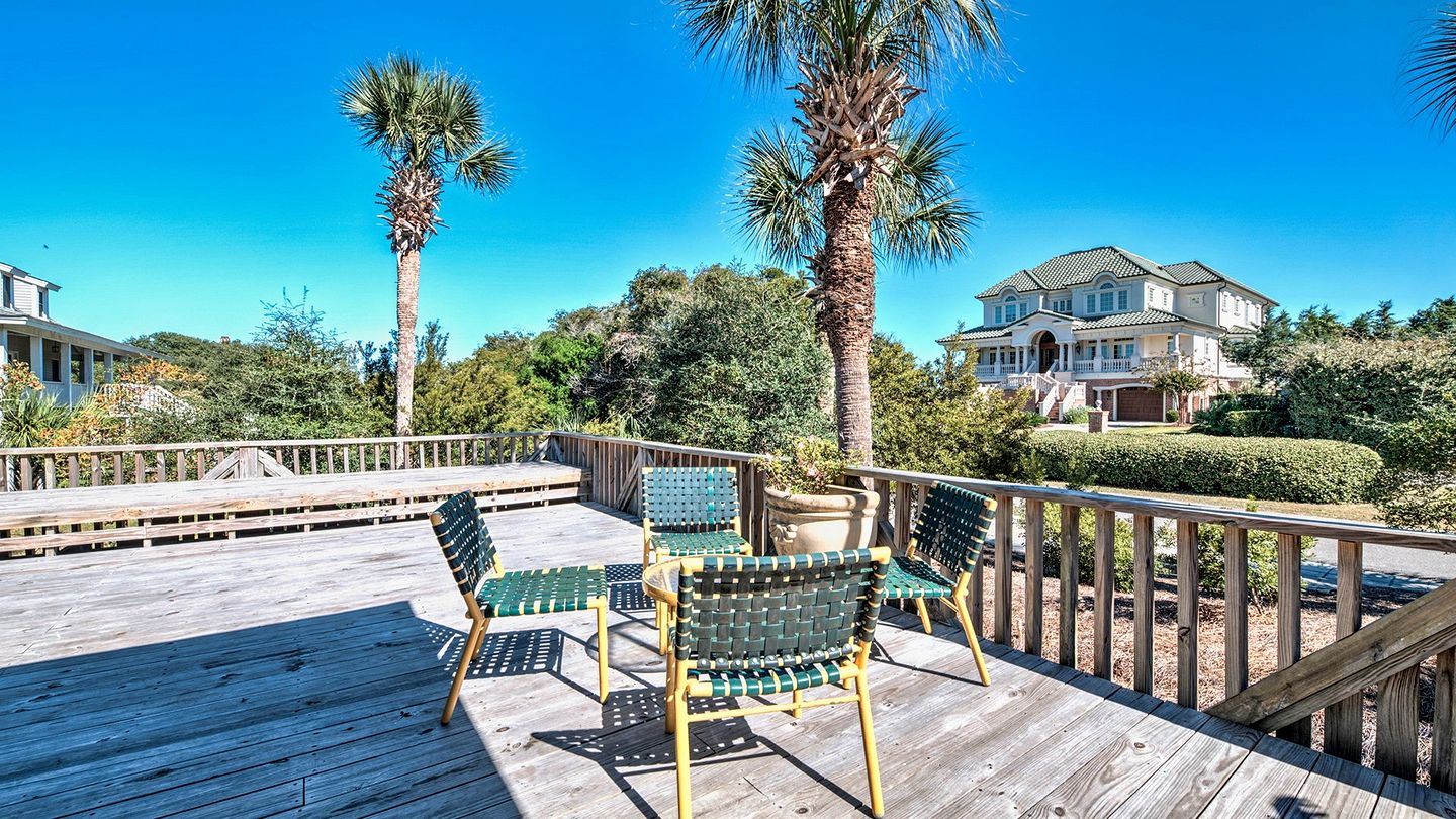 Beach Close Cottage with Nice Views in Georgetown, South Carolina