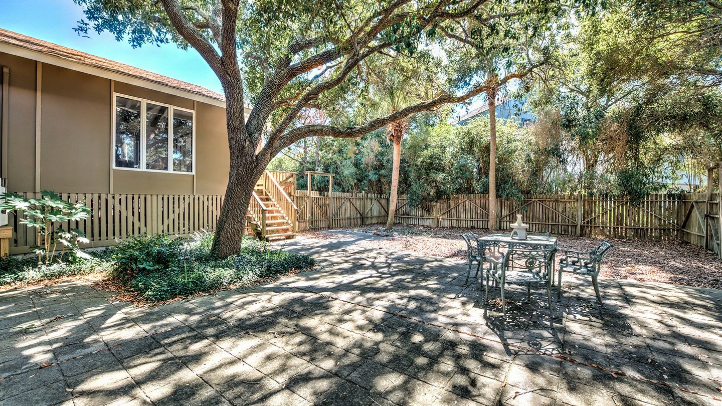 Beach Close Cottage with Nice Views in Georgetown, South Carolina