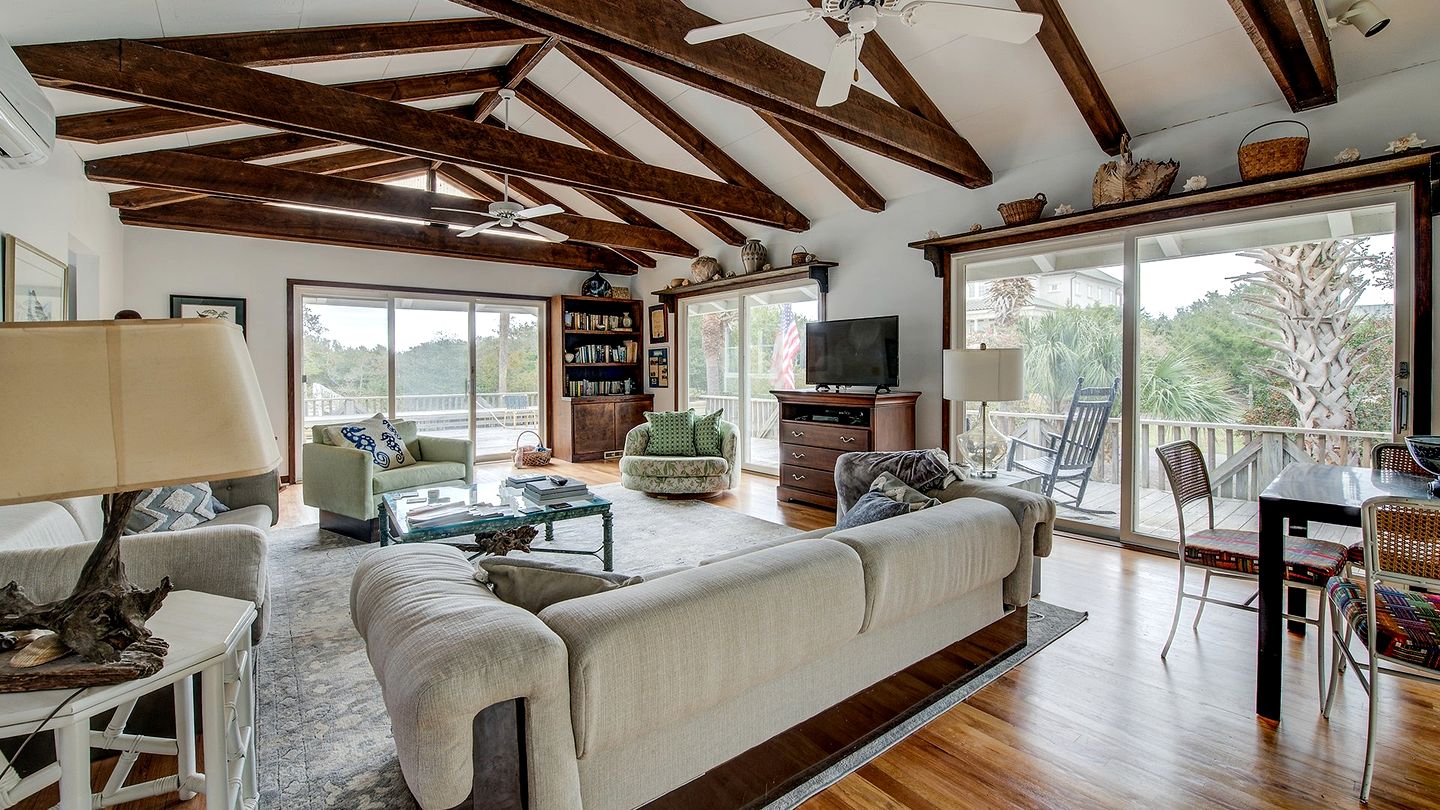 Beach Close Cottage with Nice Views in Georgetown, South Carolina