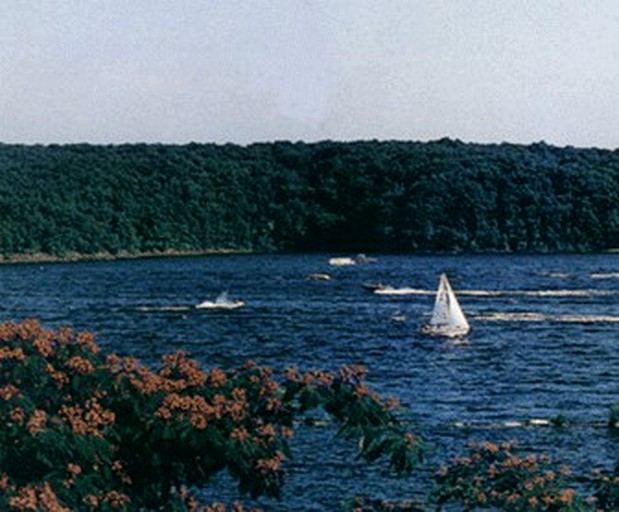 Sunset Beach Resort in Osage Beach, Cottages 43636, Osage Beach, United