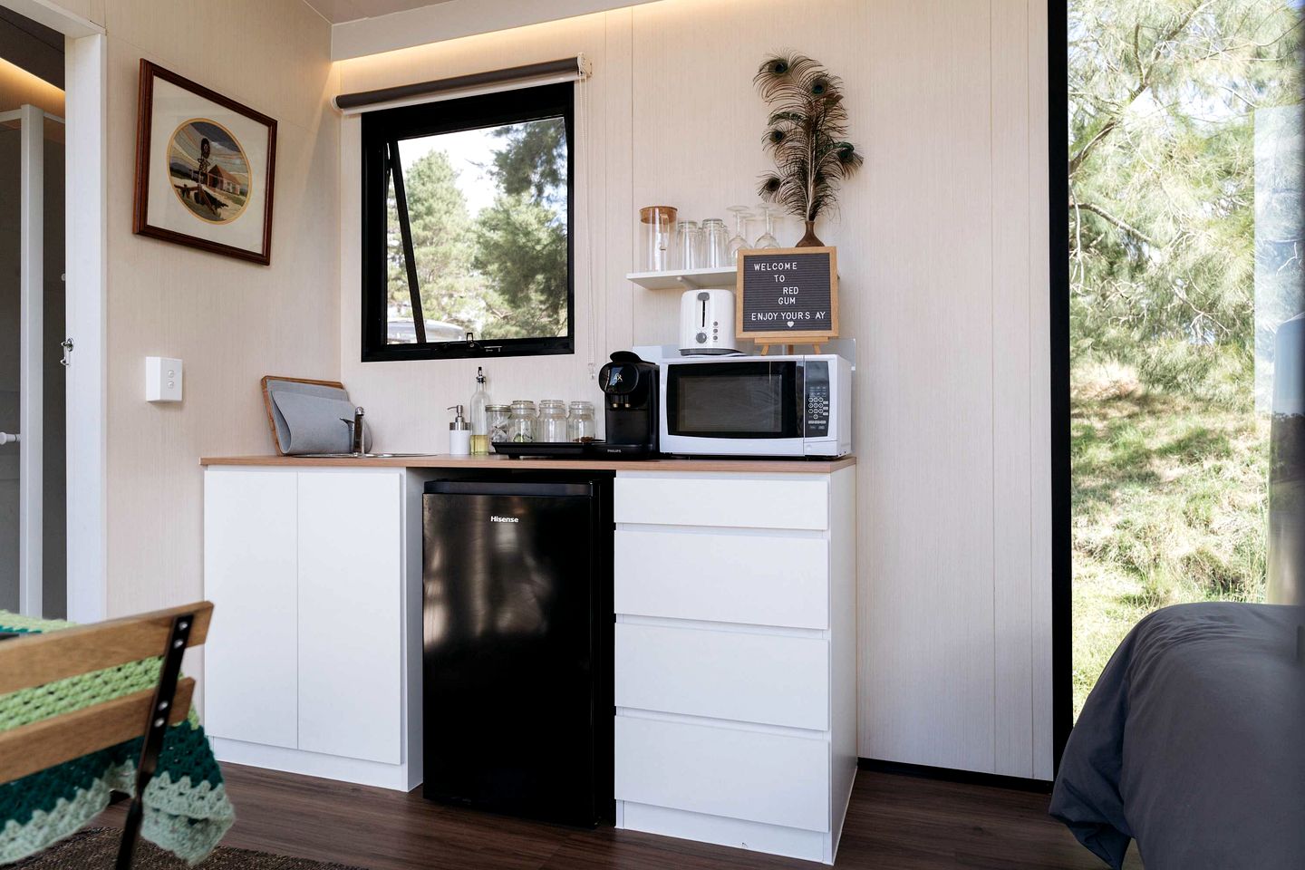 Comfortable Pet-Friendly Tiny House with Living Area, Loft and Barbecue in New South Wales, Australia