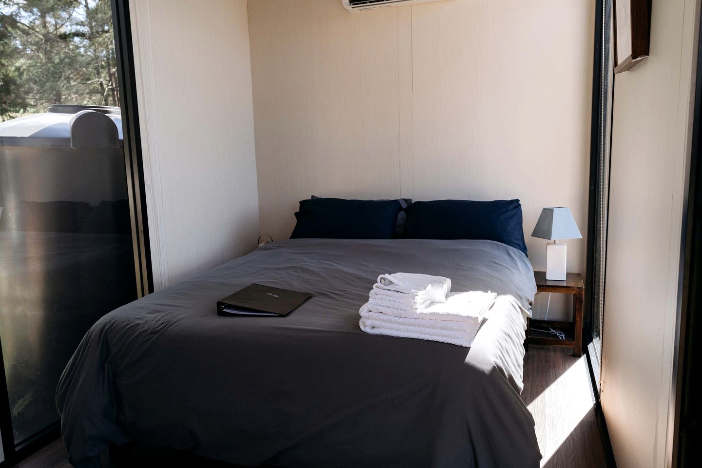 Comfortable Pet-Friendly Tiny House with Living Area, Loft and Barbecue in New South Wales, Australia