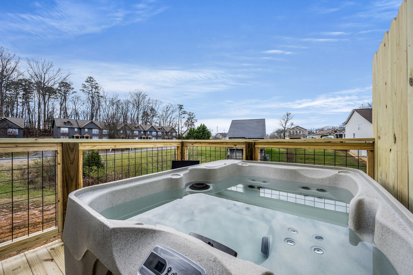 Comfortable Retreat with Hot-Tub in Sevierville, Tennessee