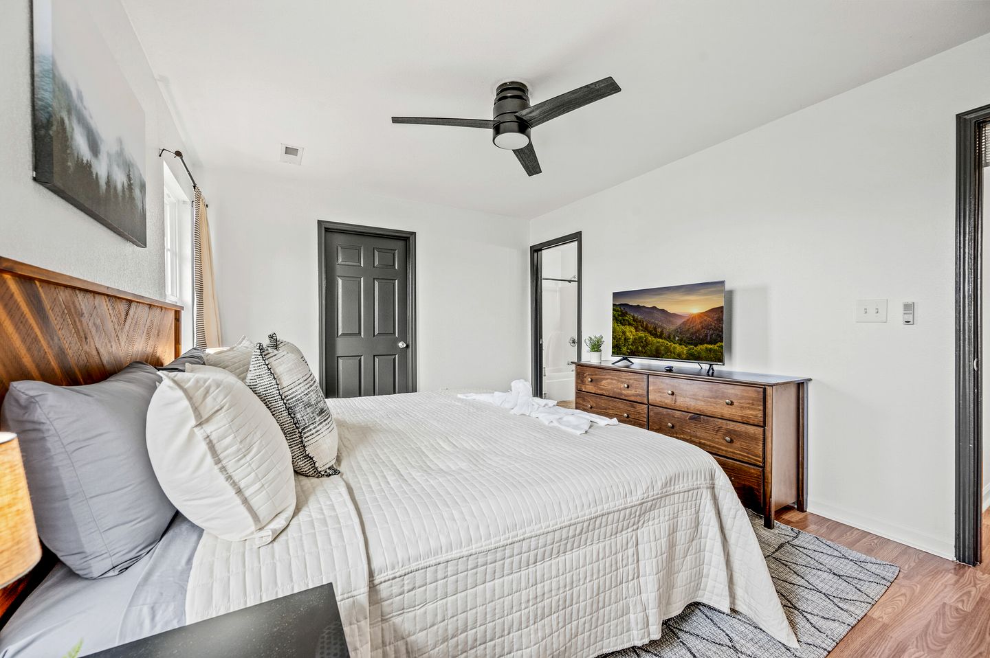 Comfortable Retreat with Hot-Tub in Sevierville, Tennessee