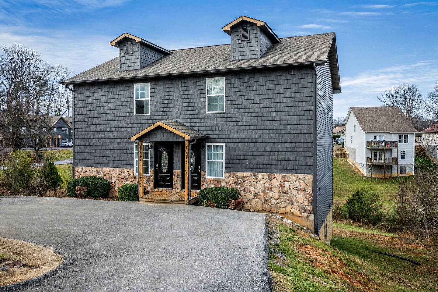 Comfortable Retreat with Hot-Tub in Sevierville, Tennessee
