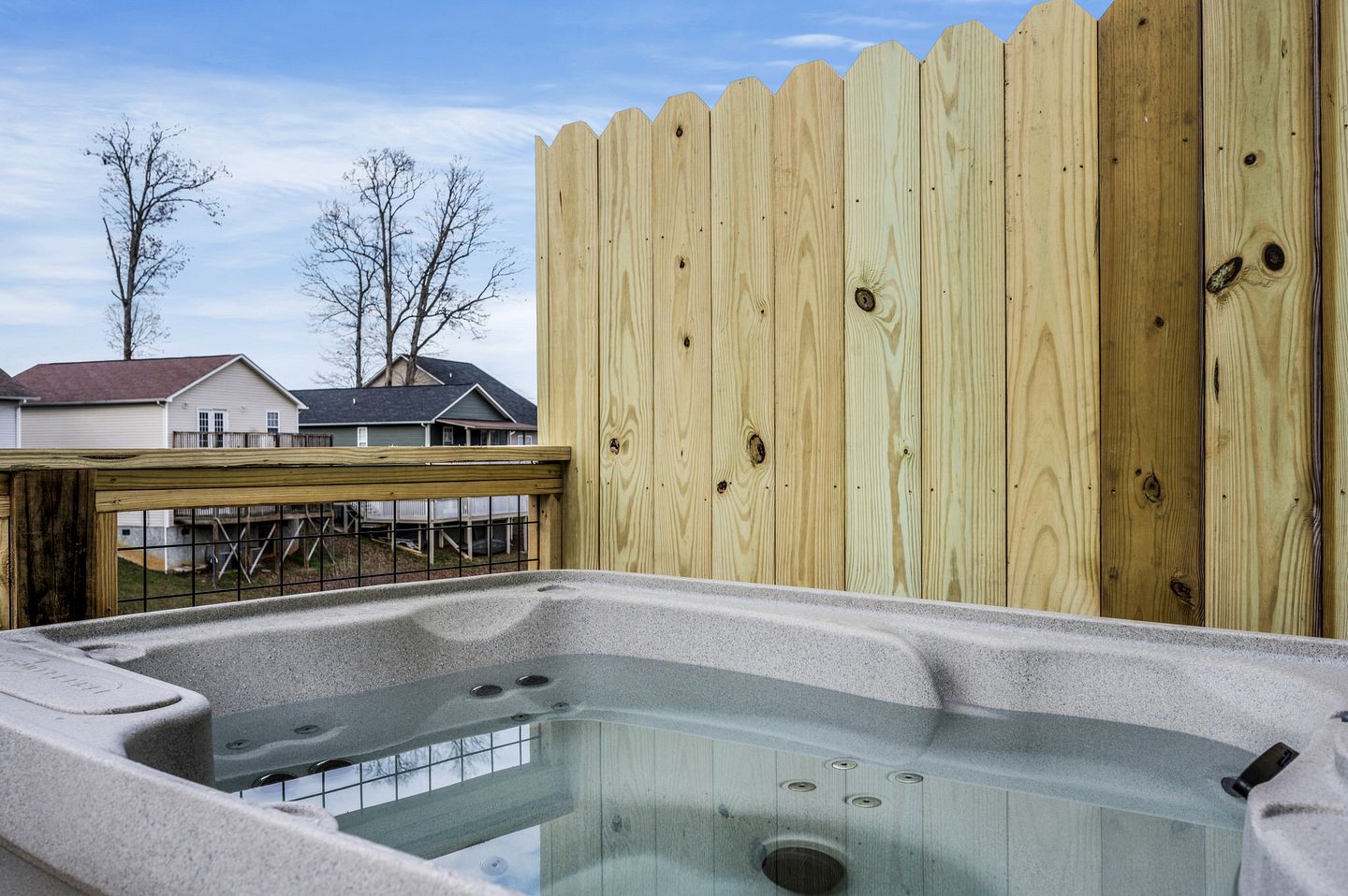 Comfortable Retreat with Hot-Tub in Sevierville, Tennessee