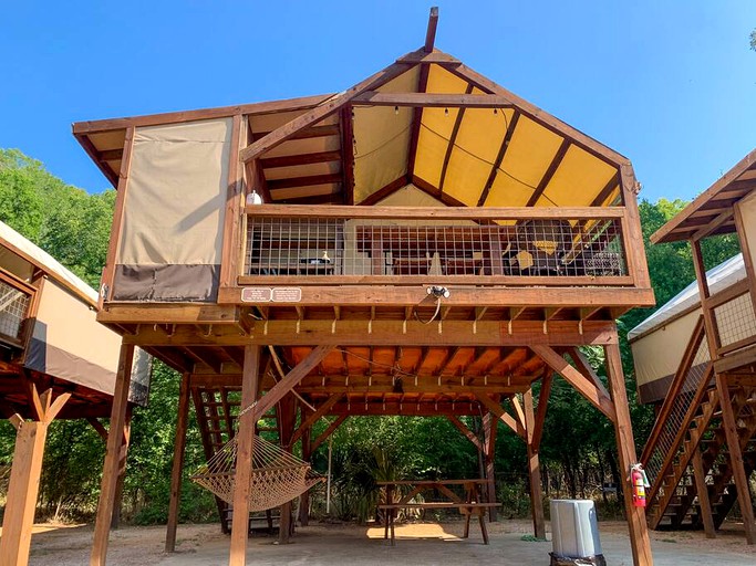 Comfortable Tented Cabin in Seguin for Creekside Glamping Trips in Texas