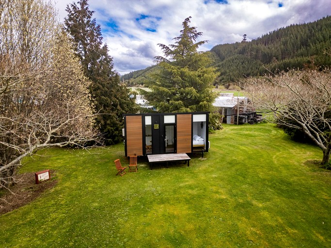 Tiny Houses (New Zealand, Wakefield, South Island)