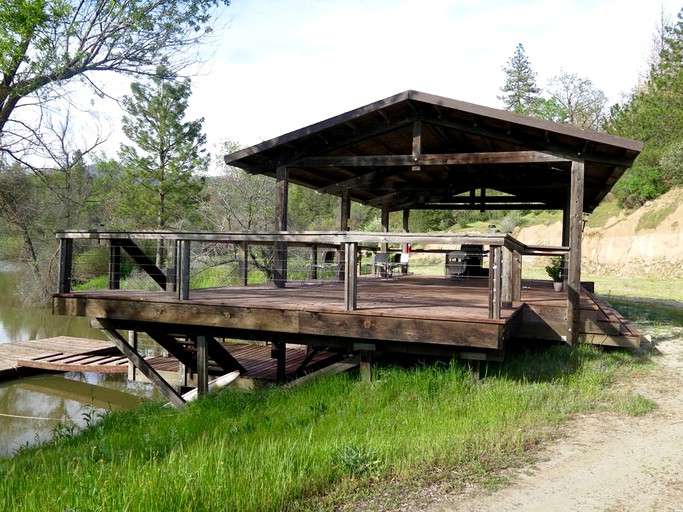 Nature Lodges (Badger, California, United States)