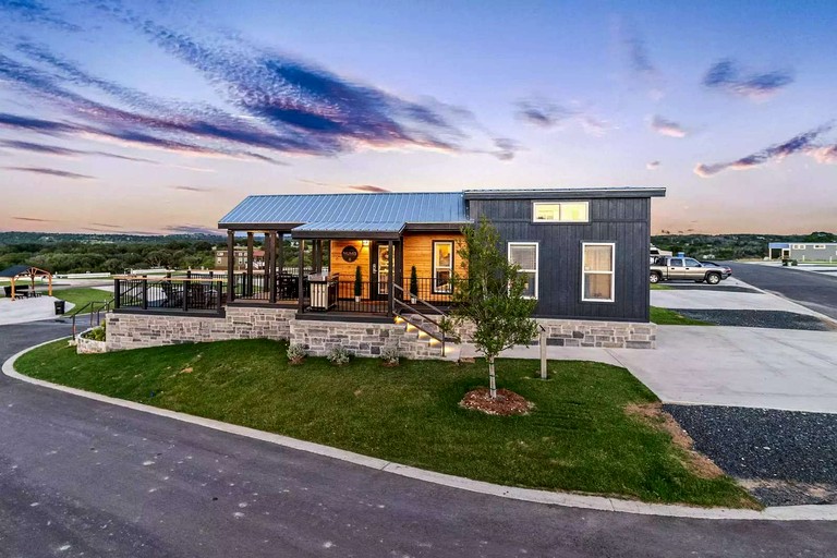 Stylish Tiny Home with Resort-Style Pool, Dog Park, and Scenic Hill Country Views Near Fredericksburg, TX