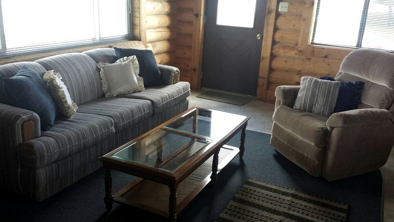 Log Cabins (Dillon, Montana, United States)