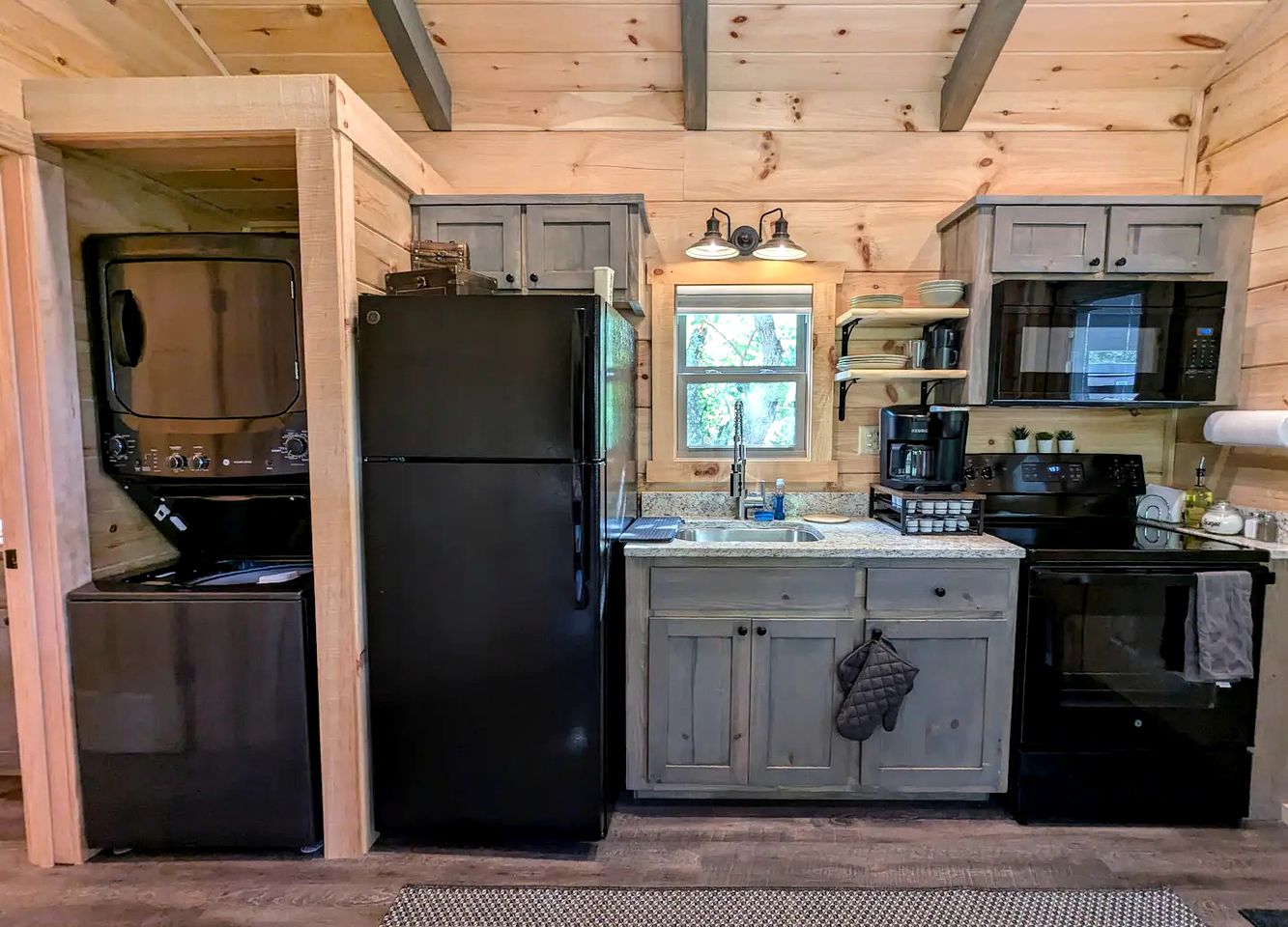 Comfy Tiny Cabin with Mountain Views in North Carolina