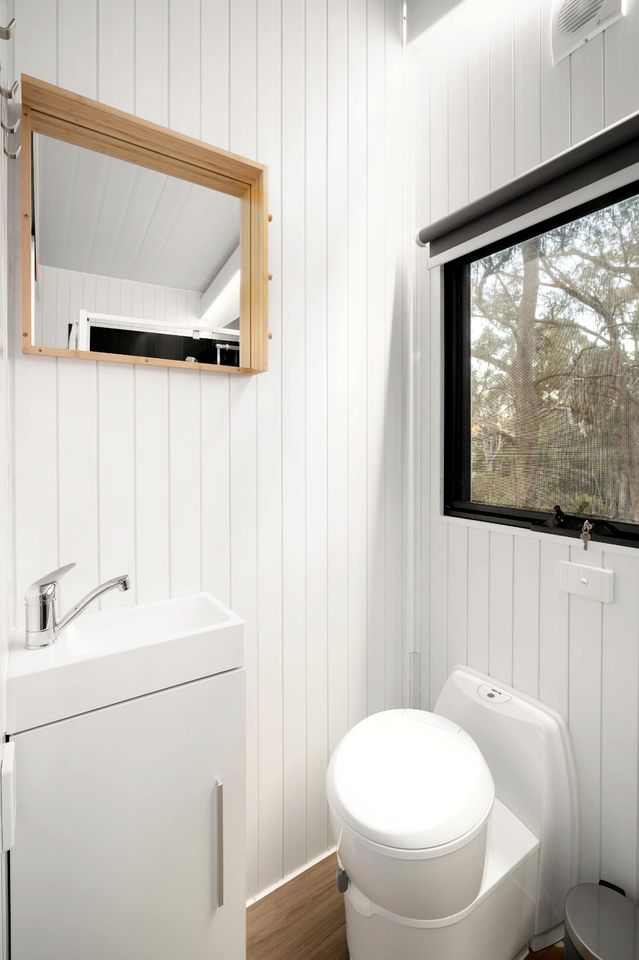 Comfy Tiny House Surrounded by Nature in Victoria