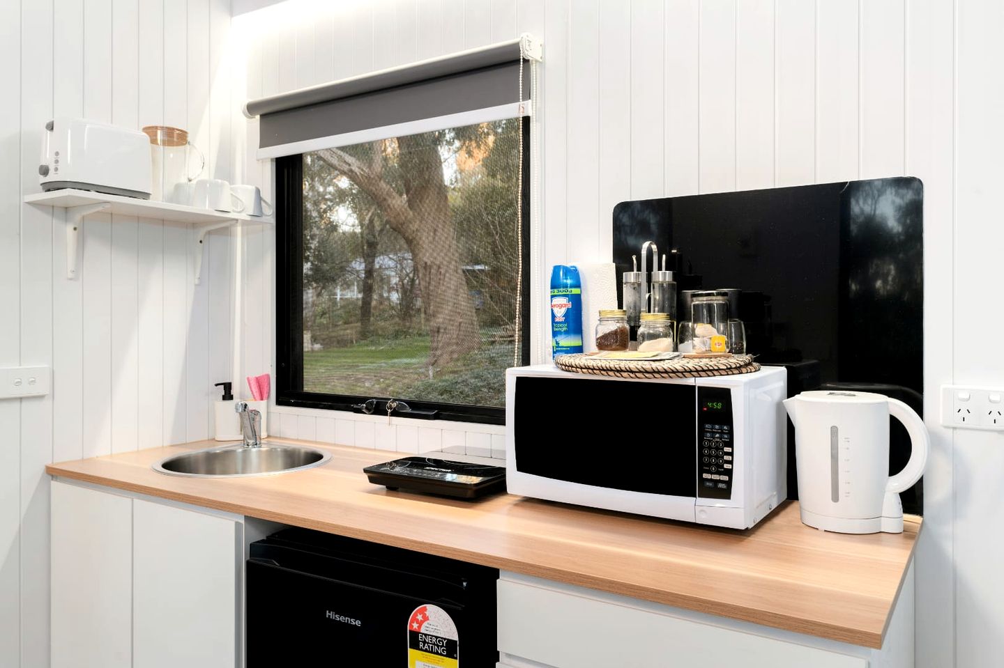 Comfy Tiny House Surrounded by Nature in Victoria