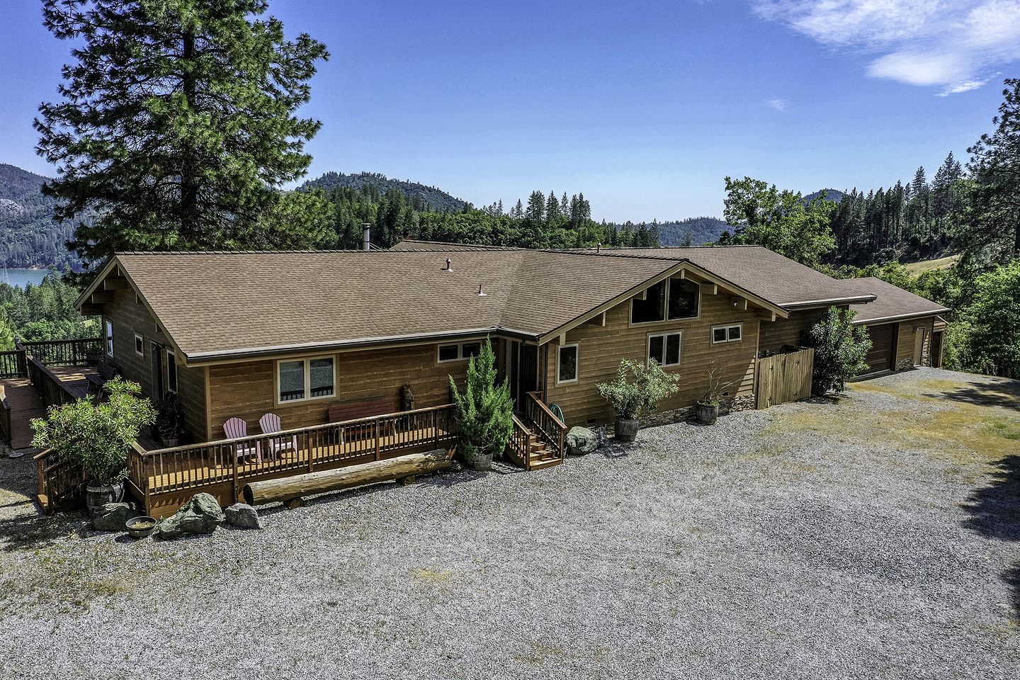 Serene Family Retreat with Scenic Views & Spacious Deck in Lakehead, California