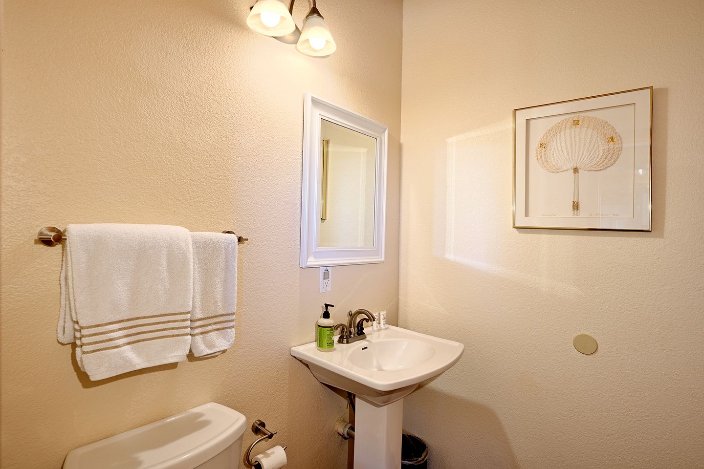 Serene Family Retreat with Scenic Views & Spacious Deck in Lakehead, California