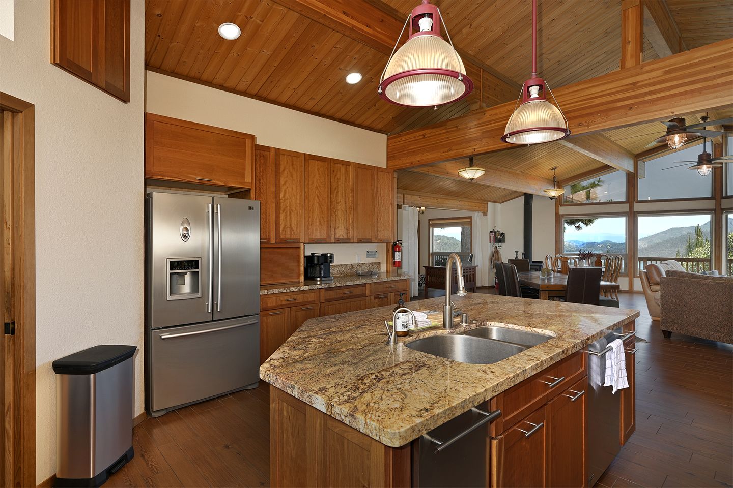 Serene Family Retreat with Scenic Views & Spacious Deck in Lakehead, California