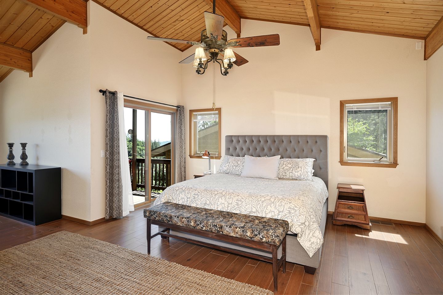 Serene Family Retreat with Scenic Views & Spacious Deck in Lakehead, California