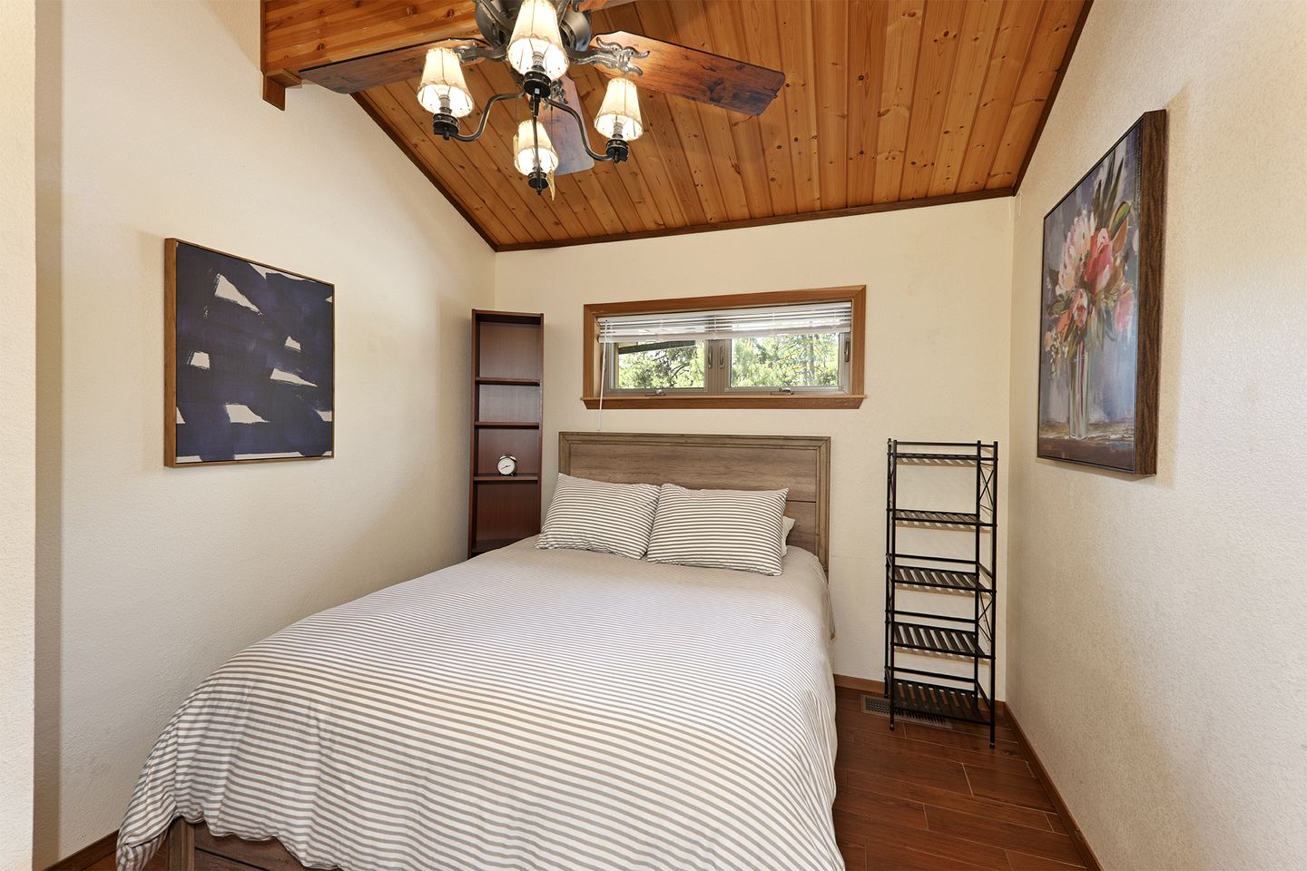 Serene Family Retreat with Scenic Views & Spacious Deck in Lakehead, California