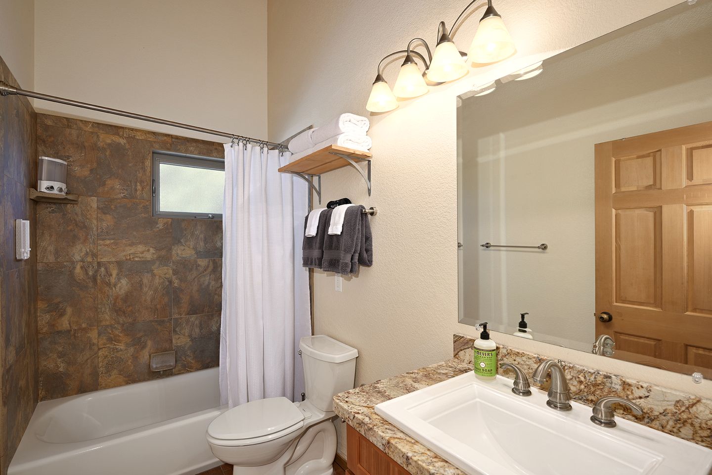 Serene Family Retreat with Scenic Views & Spacious Deck in Lakehead, California