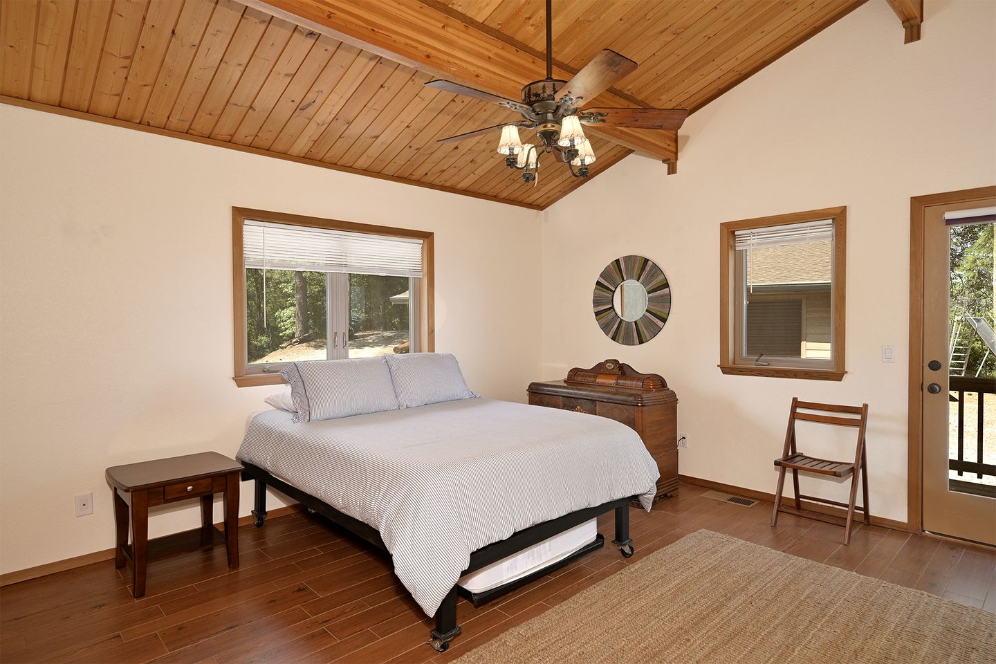 Serene Family Retreat with Scenic Views & Spacious Deck in Lakehead, California