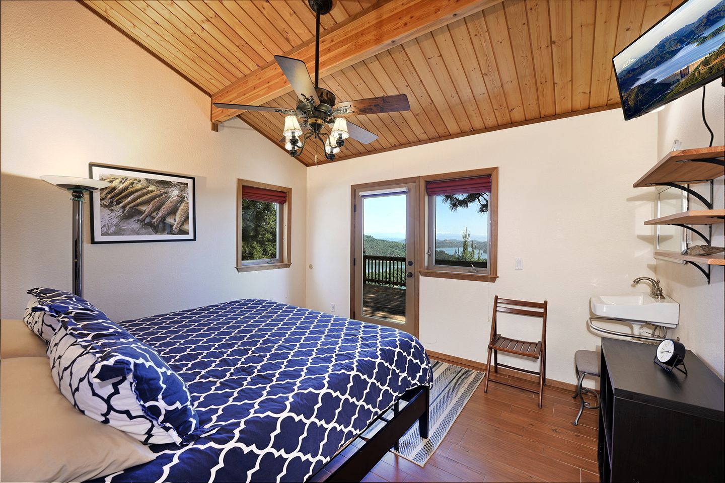 Serene Family Retreat with Scenic Views & Spacious Deck in Lakehead, California