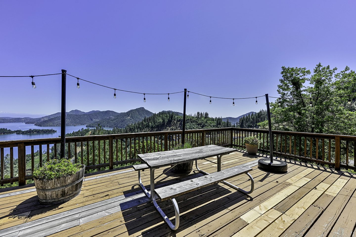 Serene Family Retreat with Scenic Views & Spacious Deck in Lakehead, California