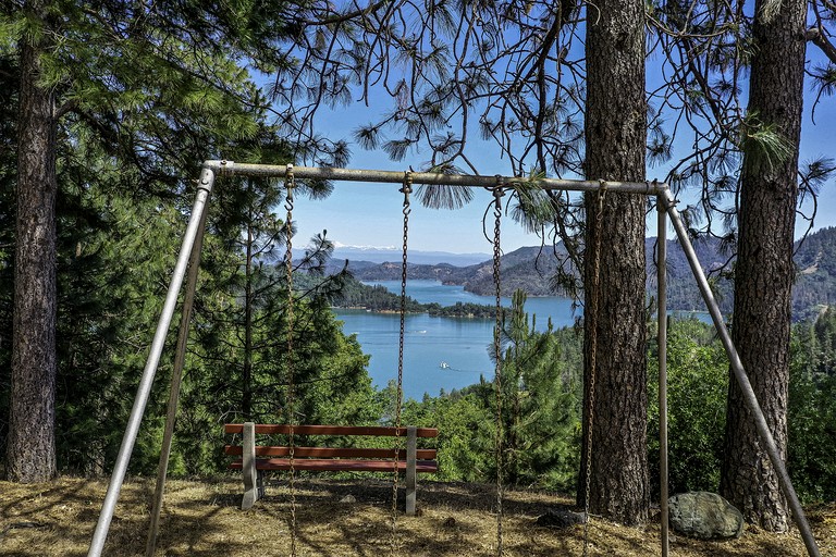 Cabins (United States of America, Lakehead, California)